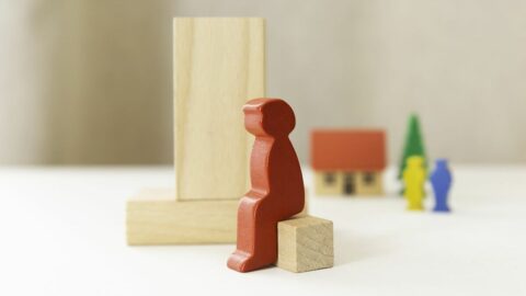 夫が亡くなった後も私は｢嫁｣なのか？——配偶者の死後も続く義理の家族との関係､60代女性が選んだのは｢死後離婚｣ | ライフ | 東洋経済オンライン