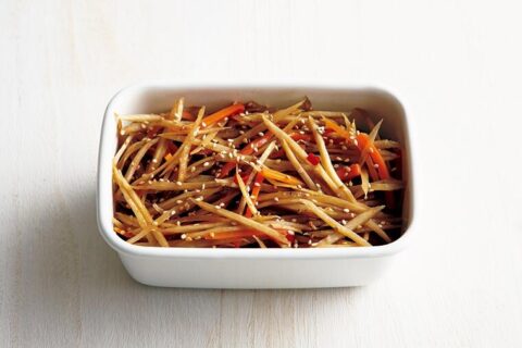 【迷ったらこれ！失敗しない＆間違いなくおいしい「ごぼうとにんじんのきんぴら」】リピート必至のつくり置き副菜