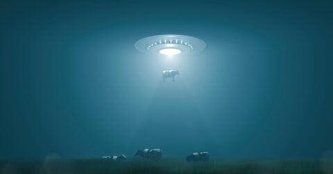 UFOが牛をさらうのは“食べるため”だった!? 在地球異星人たちの驚くべき食生活を学者が分析！