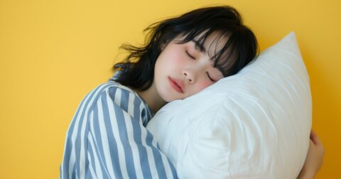 認知症になりにくい「寝る姿勢」。世界の研究が明かした“最高の体の向き”とは？ – 糖毒脳