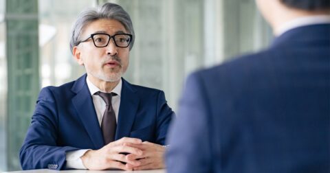 「考えすぎて動けない部下」が一発で変わる〈魔法のひと言〉 – デキる上司のズルい一言