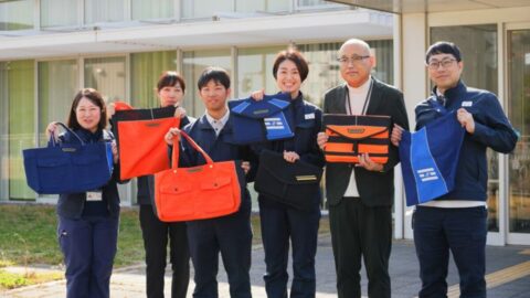 JR西日本｢鉄道の制服｣をPCバッグに再生する狙い　障がい者雇用の子会社､｢廃棄品の生地｣使い手作り | ビジネス | 東洋経済オンライン