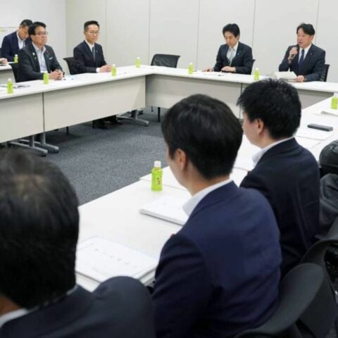 2年後に元に戻せば大増税… 財源議論先送りだけじゃない首相肝いり｢食料品消費税1％案｣に身内から異論が噴出する事情 | 政治・経済・投資 | 東洋経済オンライン