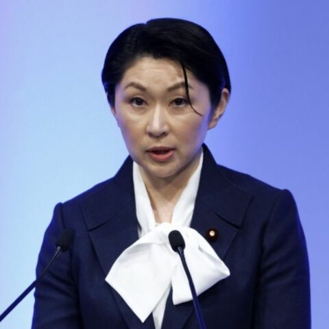 小渕優子氏の税調離脱が示唆する自民党の内紛､｢おにいちゃん｣と高市首相の関係悪化が招きかねない政権崩壊の予兆 | 政治・経済・投資 | 東洋経済オンライン