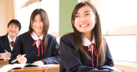 日本の子どもの「自己肯定感」が世界的に見て低いワケ、犯人は“日本の教育”だった – 定番読書