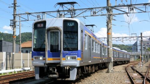 南海電鉄2000系｢山を登れる通勤車両｣の本領発揮　大阪から高野山へ直通､支線用も観光列車もこなす | ビジネス | 東洋経済オンライン