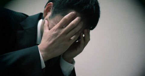 部下を「静かにダメにしていく上司」の特徴・ワースト1 – リーダーの仮面