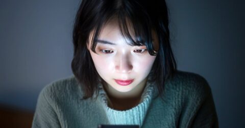 スマホで溶ける時間は人生14年…自分のスクリーンタイムを計算して青ざめた。 – 脱スマホ術