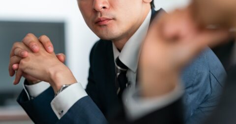 管理職が気づかない「急に部下が黙る」本当の理由 – 組織の違和感 結局、リーダーは何を変えればいいのか？