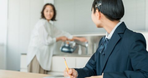 「それ取って」は危険サイン…子どもの言語化力を下げる親子の会話　ワースト1 – こども言語化大全