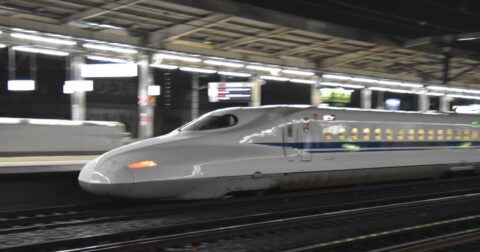 JR東海が新幹線に「宿泊」する特別列車を運行、それでも「夜行」と言わない理由 – News&Analysis