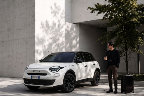 フィアットの人気コンパクトSUVに、80台限定の「600 Hybrid Sport」が登場