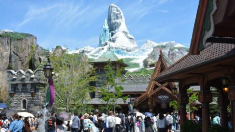 オリエンタルランドがディズニーランドとディズニーシーのチケット上限価格引き上げへ…23年度以来の値上げの成否は？ | ビジネス | 東洋経済オンライン