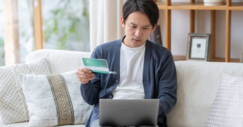 「何も考えずに貯金する人」が最低の人生を送る理由・ベスト1 – 世界の果てのカフェ