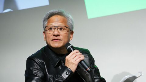 エヌビディアのフアンCEO｢今の日本にはもっと明るいニュースが必要｣､35分間の囲み取材で記者たちに語った一問一答 | ビジネス | 東洋経済オンライン
