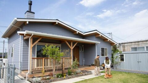 ｢30代夫妻｣100坪の敷地に87平米の”アメリカン平屋”　天井高4m超の開放感､冬は薪ストーブ1台･エアコン不要で快適 | ライフ | 東洋経済オンライン