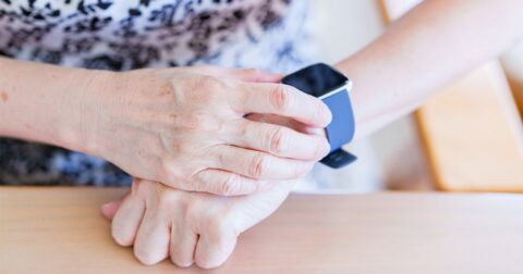 転倒検知や血圧管理だけではない…高齢者向けスマートウォッチ選び、最大の盲点とは – ニュース3面鏡