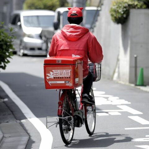 出前館が抱える”ジリ貧”の構造的欠陥､同じ”赤字続きの成長企業”でもメルカリとの間に潜む｢決定的な違い｣ | ビジネス | 東洋経済オンライン