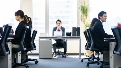 昭和の｢あがり｣は今や｢罰ゲーム｣　特権なき令和の管理職がホワイトカラーを絶望させる深刻実態 | キャリア・教育 | 東洋経済オンライン