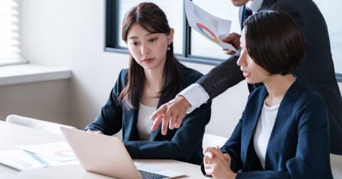 「部下が辞めないリーダー」が必ずやっていること・ベスト1 – 3000件の職場の悩みを解決したプロが教える リーダーのふるまい大全