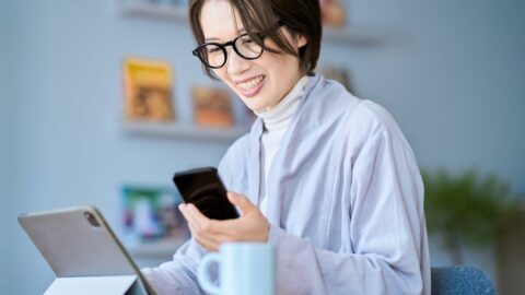 なぜいつも仕事中にSNSを見てしまうのか…原因は｢意志の弱さ｣ではなかった　目先の誘惑を断ち切る”正しい対処法” | ライフ | 東洋経済オンライン