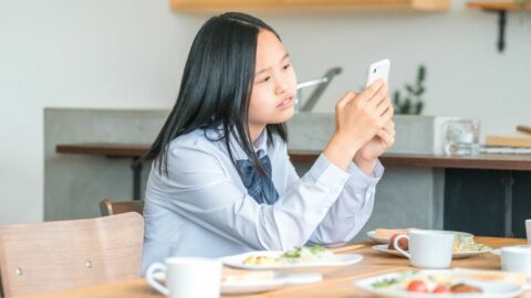 思春期の子が急にイライラ､背景に｢脳の発達のズレ｣と専門家　親は｢ルールと結果｣を淡々と伝える姿勢が重要 | ライフ | 東洋経済オンライン