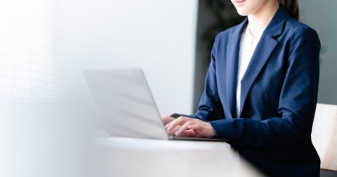 「優秀なリーダー」がメールの最後に添えるもの・ベスト1 – 3000件の職場の悩みを解決したプロが教える リーダーのふるまい大全