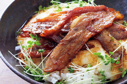 【食欲そそる！】定番の味から意外なアレンジまで。白飯が止まらない「豚バラ肉」レシピ3選