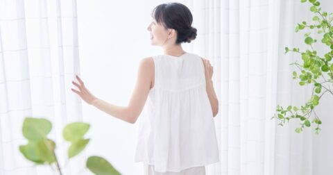もしも世界が変わっても、朝に起き出し夜眠りたい【朝か夜か・古賀及子さん書き下ろし（1）】 – 暮らしの信じ方