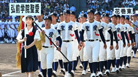 ｢まだ軍隊式が残っている｣甲子園での選手入場､”伝統を重んじるから変えない”ではたしていいのか | キャリア・教育 | 東洋経済オンライン