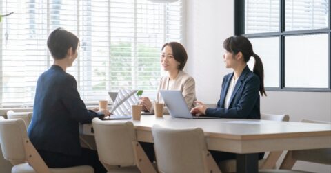 なぜか「部下に一目置かれるリーダー」の特徴・ベスト1 – 3000件の職場の悩みを解決したプロが教える リーダーのふるまい大全