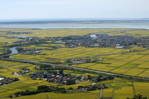 日本最大級のAIデータセンター建設､UAEが最大1兆円投資を検討…秋田県での建設を計画 | 政治・経済・投資 | 東洋経済オンライン