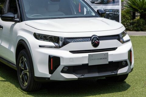 コンパクトSUVで7名乗車･3列シートという唯一無二の個性…シトロエン新型｢C3エアクロス ハイブリッド｣が放つ世界観 | ライフ | 東洋経済オンライン