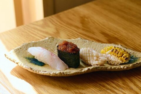 【握りは88円から、つまみも充実】毎日通いたくなる寿司酒場が代々木上原に誕生。「すしとおばんざい酒場ゑんがわ」