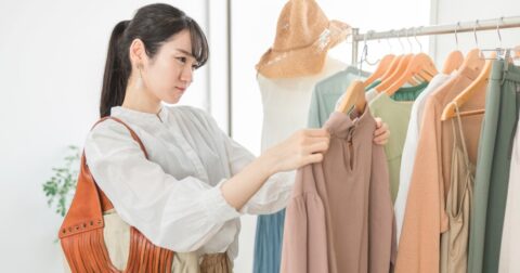 【ブッダが教える】物価高で余裕が削られる今、苦しみに飲み込まれない考え方 – 哲学と宗教全史