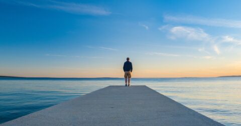 「本当に幸せになりたい」なら、今すぐやめた方がいいこと・ベスト1 – 人生は気づかぬうちにすぎるから。「自分第一」で生きるための時間術