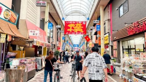 外国人が八百屋と魚屋を開く”裏横浜” 深夜にカニが徘徊する商店街で見た多文化共生のリアル ｢安い野菜はどこで仕入れてる?｣ | ライフ | 東洋経済オンライン