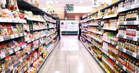 年収が高い小売り企業ランキング2025【トップ5】ファストリが2位に転落、注目の1位は？ – 注目ランキング