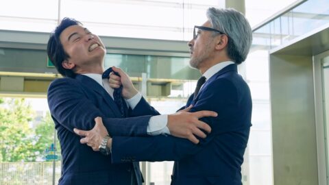 本音をぶつけ合える昭和はよかった!? 表面だけの｢ポジティブ信仰｣が《負の感情》を抑えつける社会の”息苦しい泥沼” | ライフ | 東洋経済オンライン