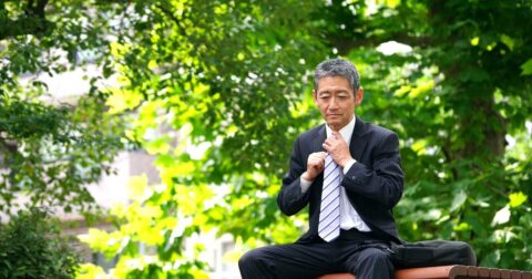一流サラリーマンだったのに「会社を辞めたらパッとしなくなる人」の特徴・ワースト1 – リーダーの仮面