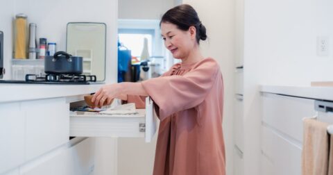 【哲学と宗教】モノに囲まれる人と、豊かに暮らす人の決定的な差 – 哲学と宗教全史