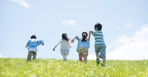 大人こそ「子どもの視点」が必要な理由――アートと子どもから学ぶ、失われた「感性」の取り戻し方 – 感性の教室