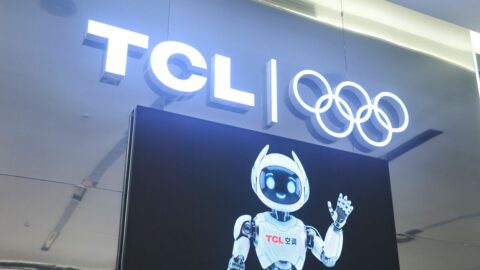 テレビ離れの日本市場をどう攻める？中国TCLがソニーのブランド力と大画面化で狙う｢推し活｣｢スポーツ｣という潜在市場 | ビジネス | 東洋経済オンライン