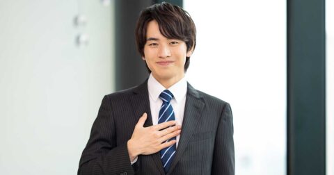 【精神科医が教える】他人の目が気になる…自信のない人が「自分軸」で生きる3つのステップ – 精神科医Tomyが教える　１秒で不安が吹き飛ぶ言葉