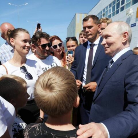 プーチン択捉上陸は高市政権”弱体化”のサインか？ ｢中ロ朝トライアングル｣に追い詰められる日本外交の隘路 | 政治・経済・投資 | 東洋経済オンライン