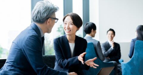 今すぐ降格させたほうがいいリーダーの特徴・ワースト1 – 3000件の職場の悩みを解決したプロが教える リーダーのふるまい大全