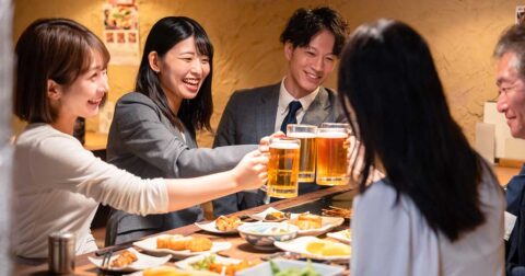 「そりゃ飲み会にいくわ……」結局飲める人が出世に有利という不都合な真実 – 働き方の科学