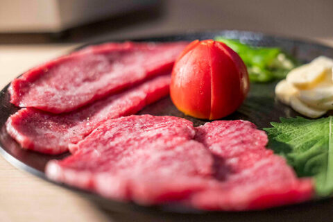 【A5のリブロースも”並”で提供】荻窪の路地裏で相棒とともに15年目の焼肉店「藤栗ホルモン」