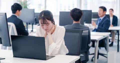 あなたの違和感は正しい。「感じのいい人」ほど、じつは一番疲れている – 組織の違和感 結局、リーダーは何を変えればいいのか？