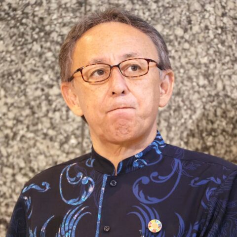 デニー危うし？ ｢オール沖縄｣分裂と｢3期目のジンクス｣で大激戦､高市政権の行方も左右する｢沖縄知事選｣の超緊迫構図 | 政治・経済・投資 | 東洋経済オンライン